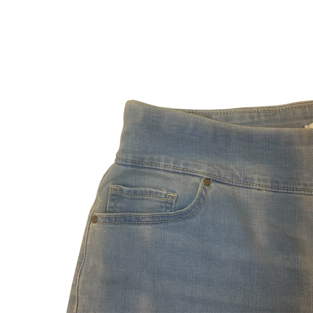 Croft & Barrow Women’s Shorts Sz 10A Mid Rise Pull On Stretchy Denim Slimming - Picture 3 of 9